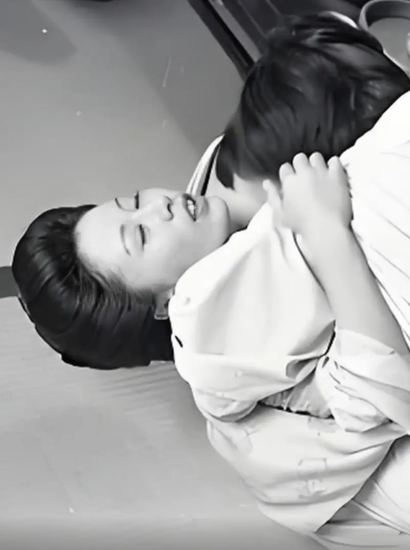 《秘本：袖与袖》：古老秘密的现代回响，一场关于人性与命运的惊心动魄的探索